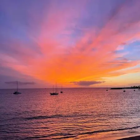 Beautiful On The Beachfront Апартаменты Паталавака